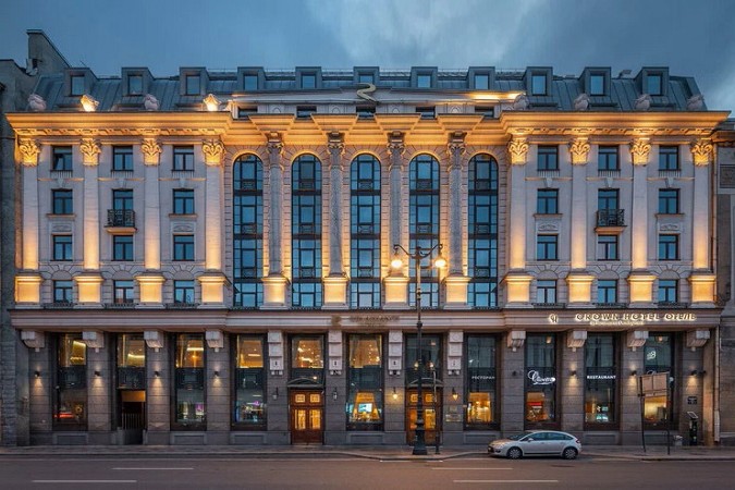 Crown Hotel by Renaissance Development 5*