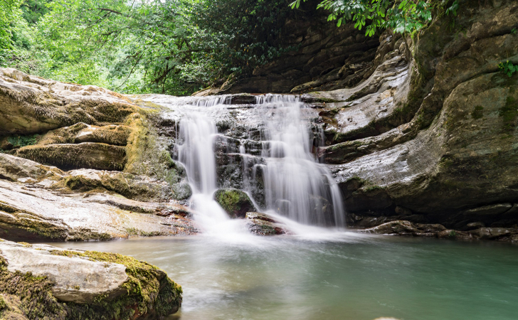  Водопад в каньоне 