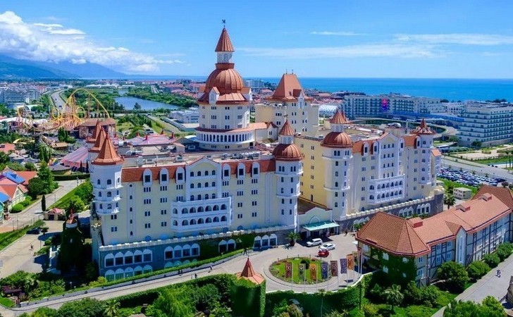 Отель-замок Богатырь