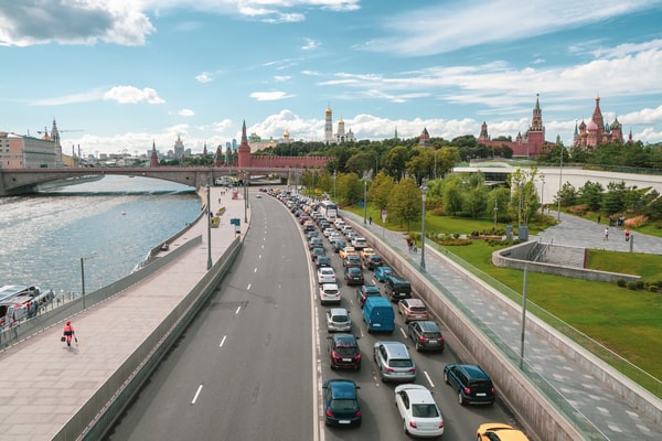 Пробка в центре Москвы — отели у метро экономят время