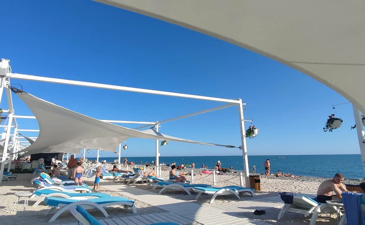 Пляж «Radisson» в Сочи