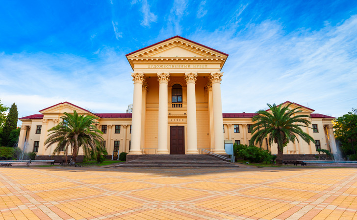 Площадь искусств