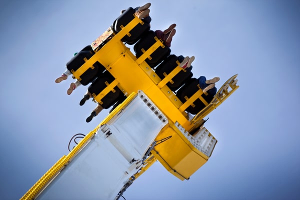 Развлечения и атмосфера вечернего променада