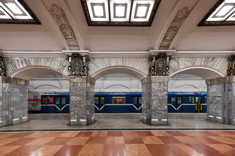 Станция метро 'Кировский завод' в Санкт-Петербурге 