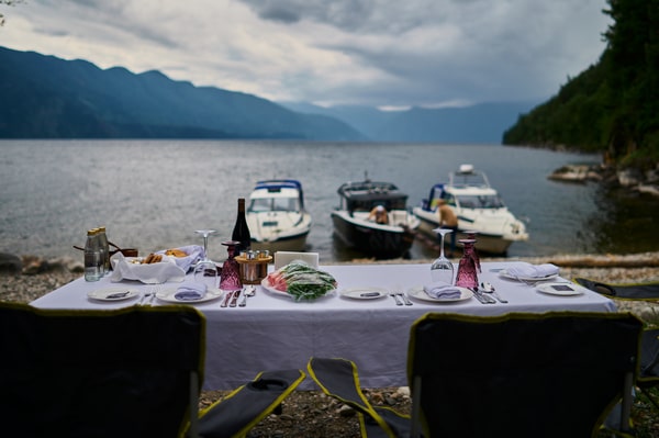 Кафе и бары на набережной: где поужинать вечером