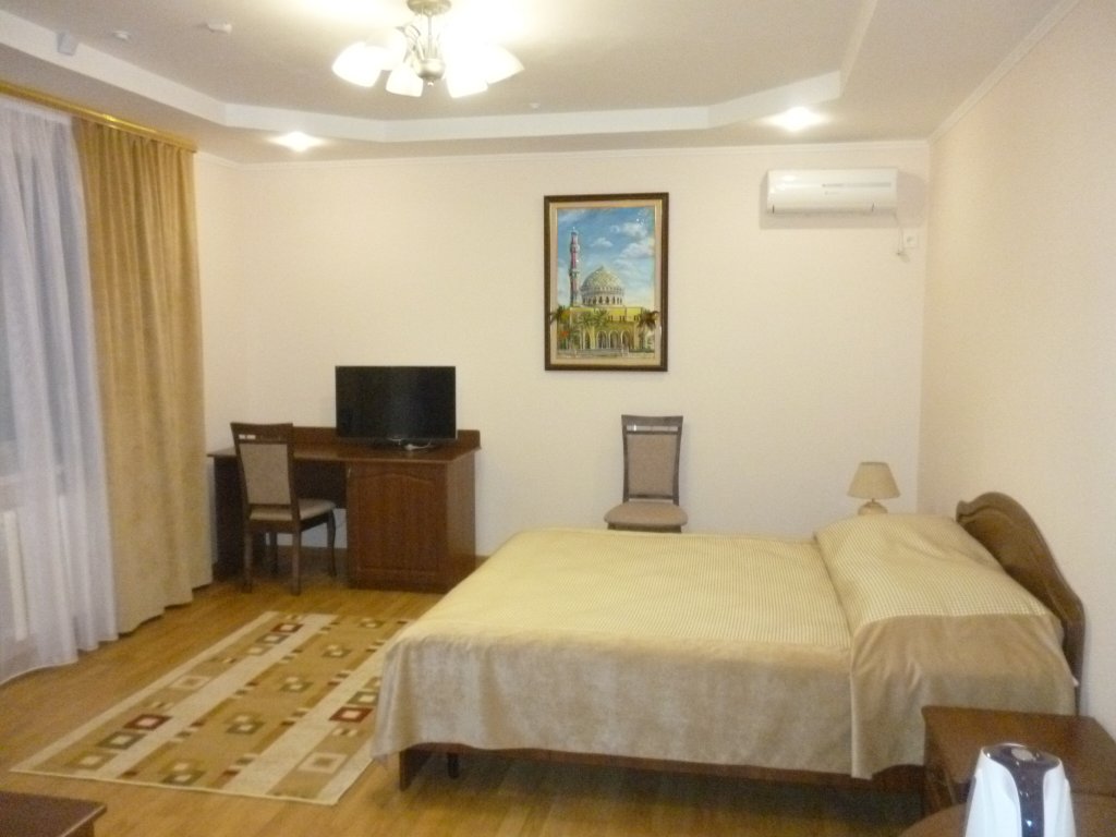 "Виардо" гостиница в Альметьевске, ул. Тимирязева, 17 - фото 1