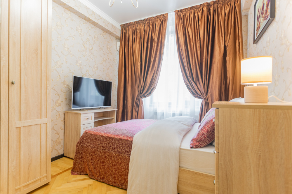 "Пять Звезд Версаль" 2х-комнатная квартира в Краснодаре - фото 3