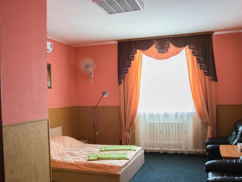"Фаворит" гостиница в Карасуке - фото 3