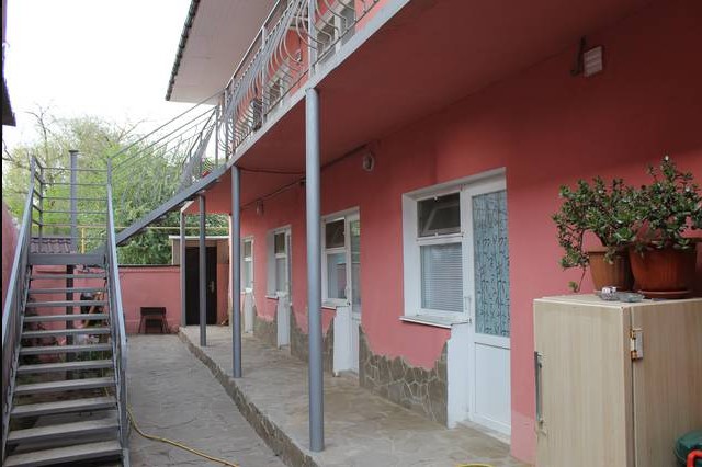 Гостевой дом Комарова 16 в Береговом (Феодосия) - фото 4