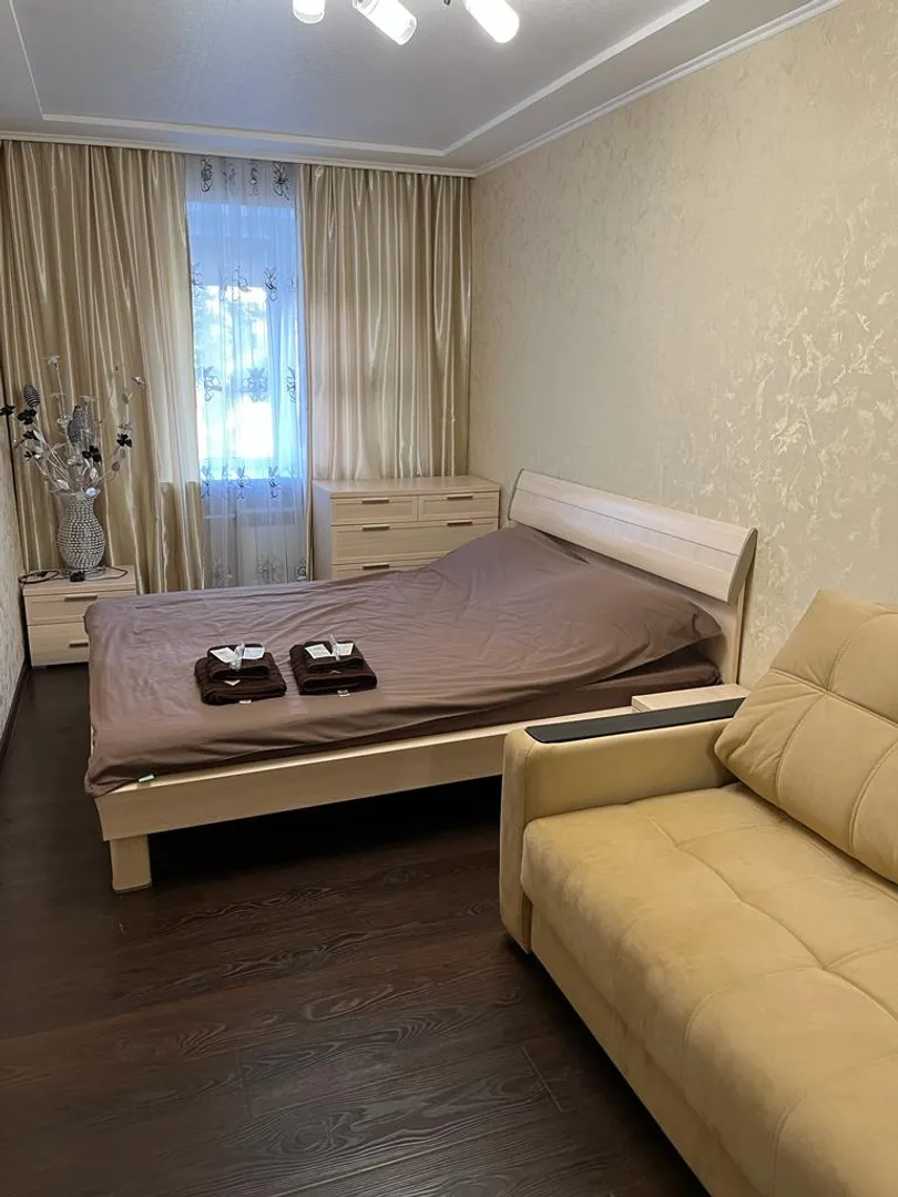 "Новая просторная" 2х-комнатная квартира в Каменск-Шахтинском - фото 1