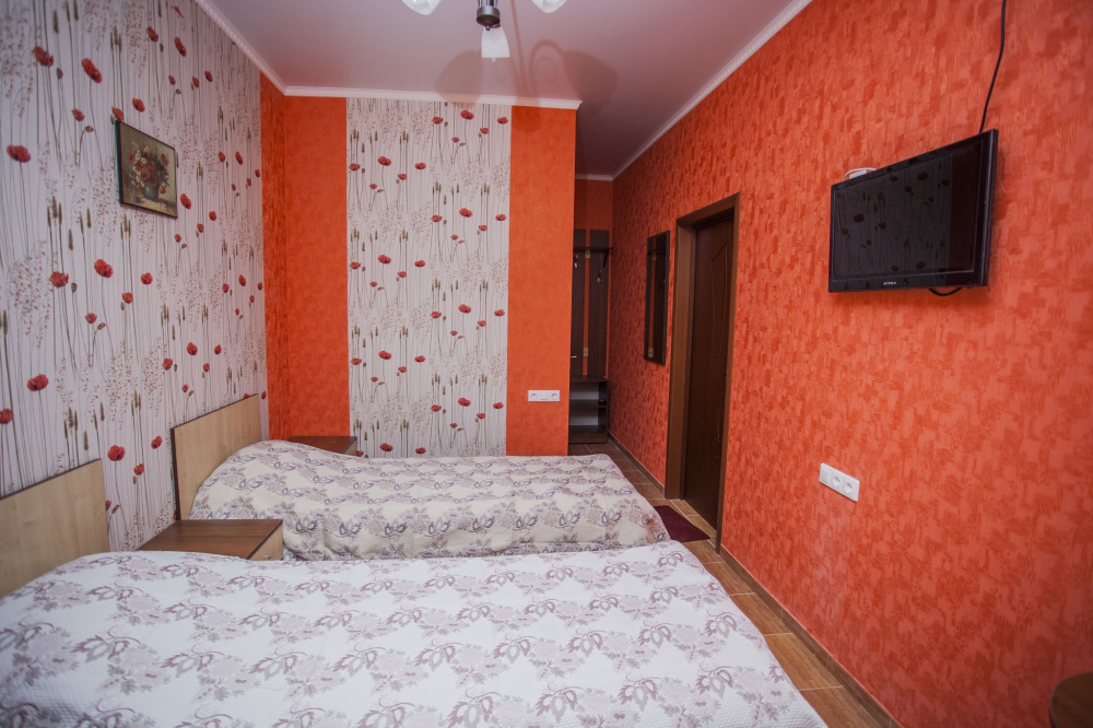 "У Друзей" гостевой дом в Краснодаре - фото 3