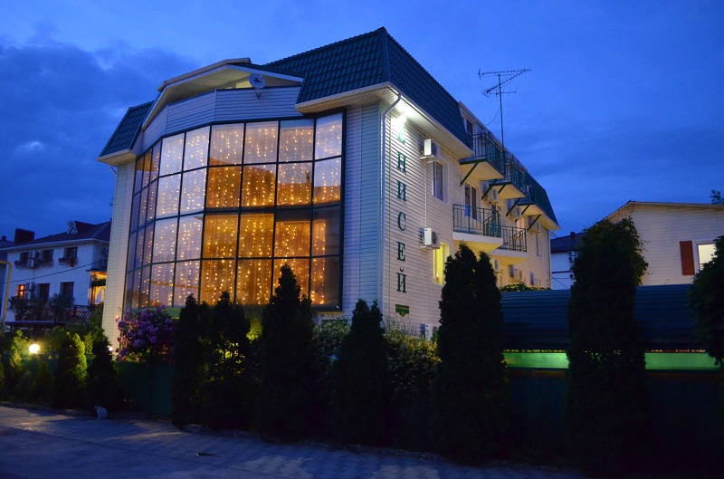 "Енисей" гостевой дом в Витязево, ул. Солнечная, 28 - фото 1