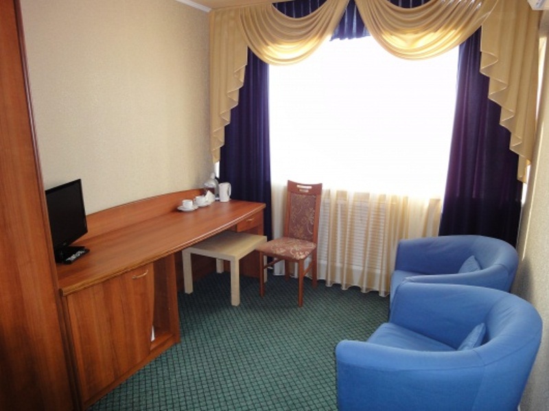 "Заря" гостиница в Бугуруслане - фото 1