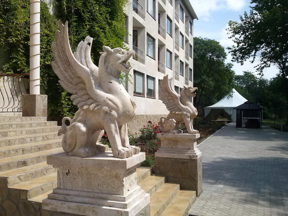 "Мечта Тея" отель в Керчи - фото 1