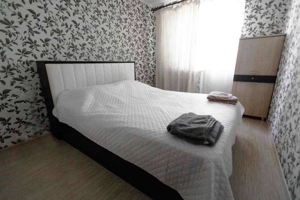 "Чехова 318/2" 2х-комнатная квартира в Таганроге - фото 3