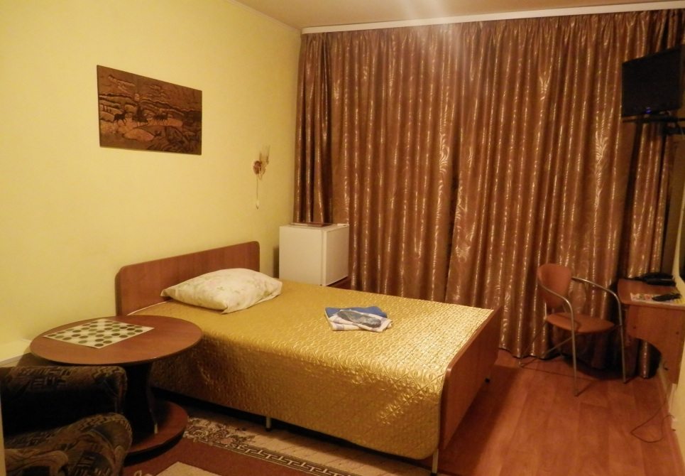 "Уютная" гостиница в Ноябрьске - фото 1