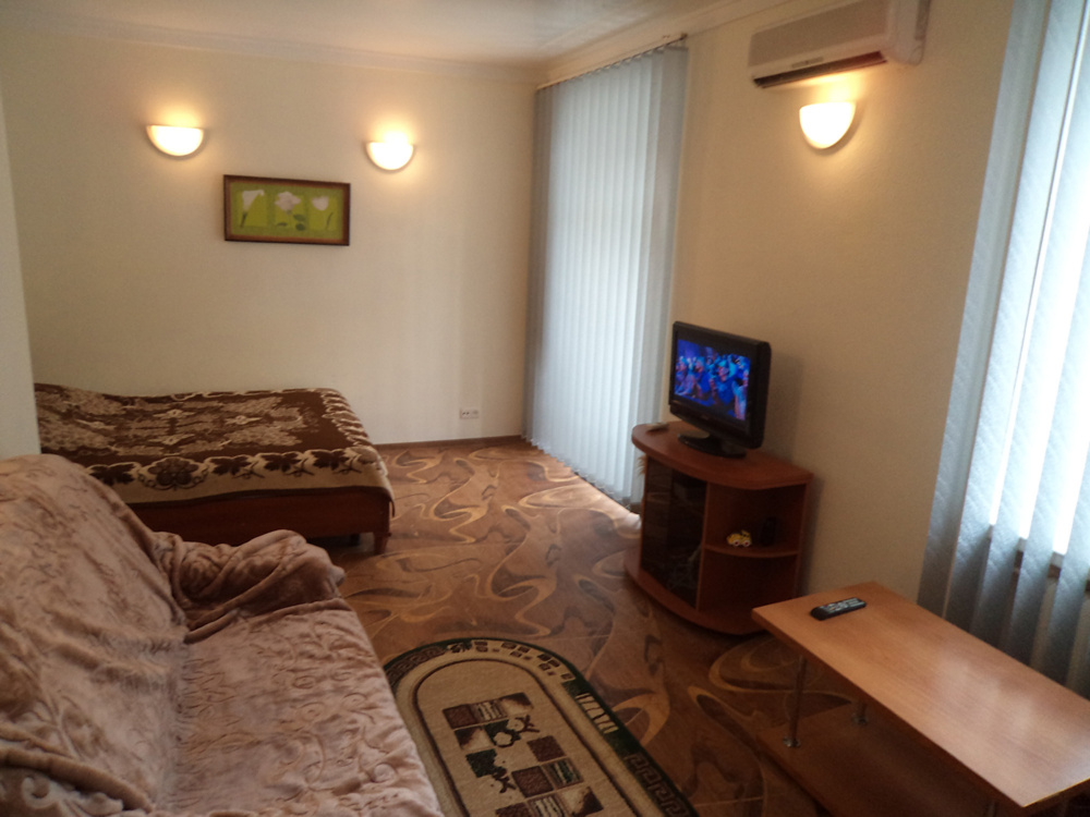 1-комнатная квартира Большая Морская 48 в Севастополе - фото 1