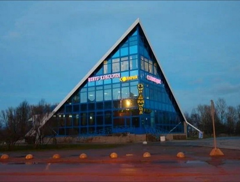 "Пирамида" гостиница в п. Колпино (Павловск) - фото 1