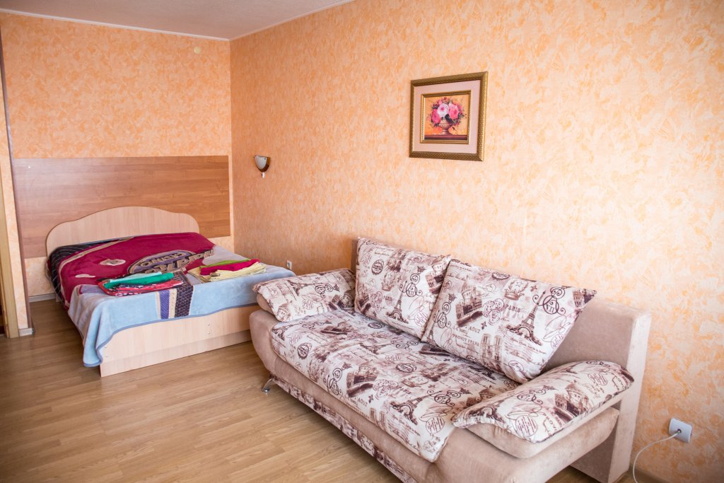 "На Колхозной" 1-комнатная квартира в Смоленске - фото 1