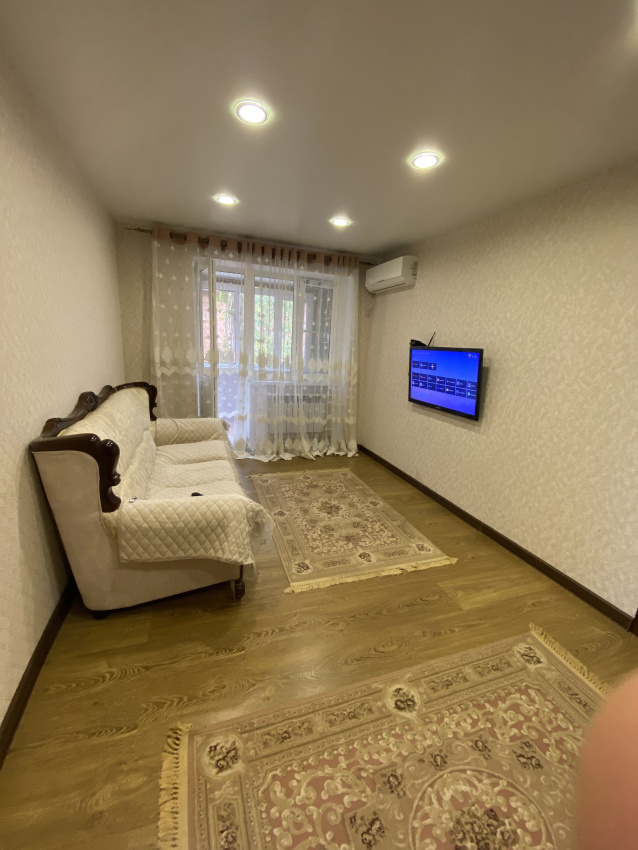 "Лаптиева 75" 2х-комнатная квартира в Махачкале - фото 1