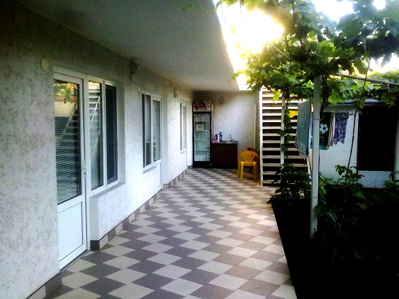 "Калинина 15" гостевой дом в Феодосии, ул. Калинина, 15 - фото 11