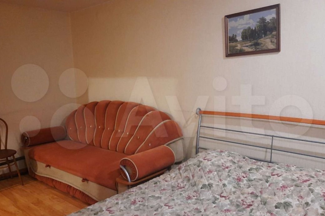 1-комнатная квартира Карская 23 в Тюмени - фото 1