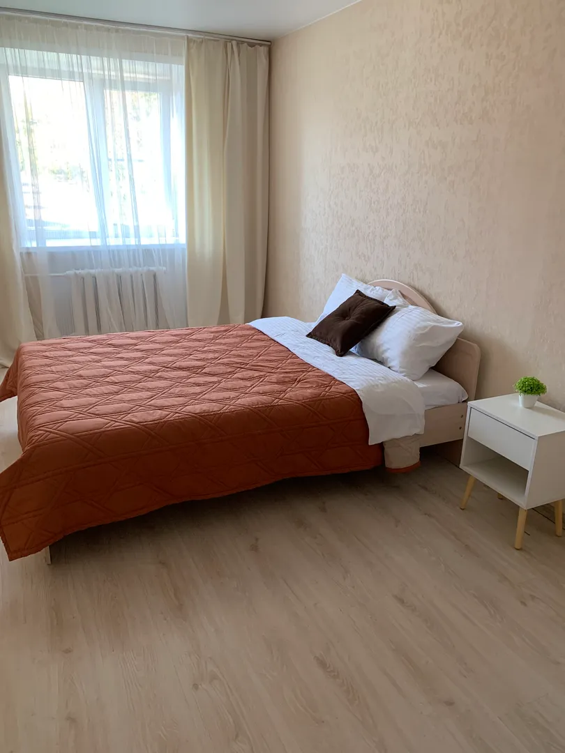 "Уютная в центре города" 2х-комнатная квартира в Алапаевске - фото 1