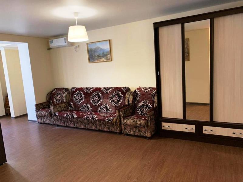2х-комнатная квартира Рыбзаводская 75 в Пицунде - фото 9