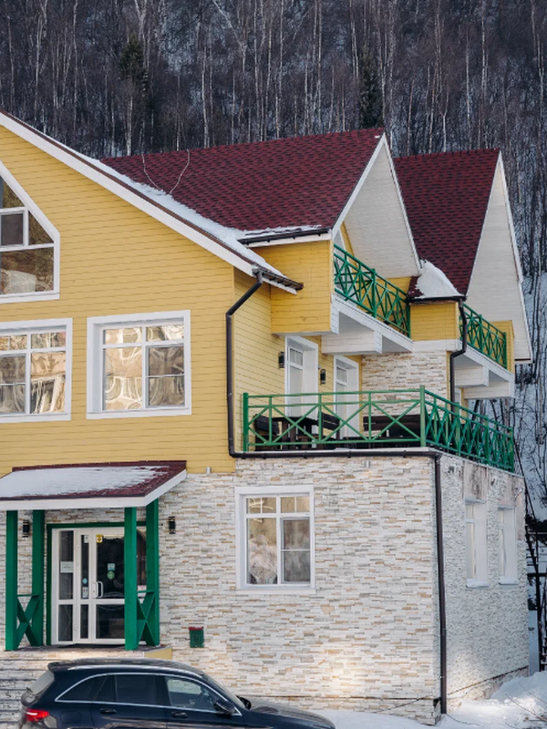"Байкал Хан" гостиница в п. Листвянка - фото 1