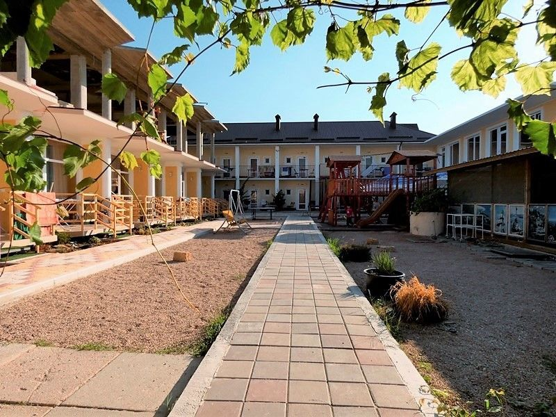 "Алвис" гостиница в п. Поповка (Евпатория) - фото 1