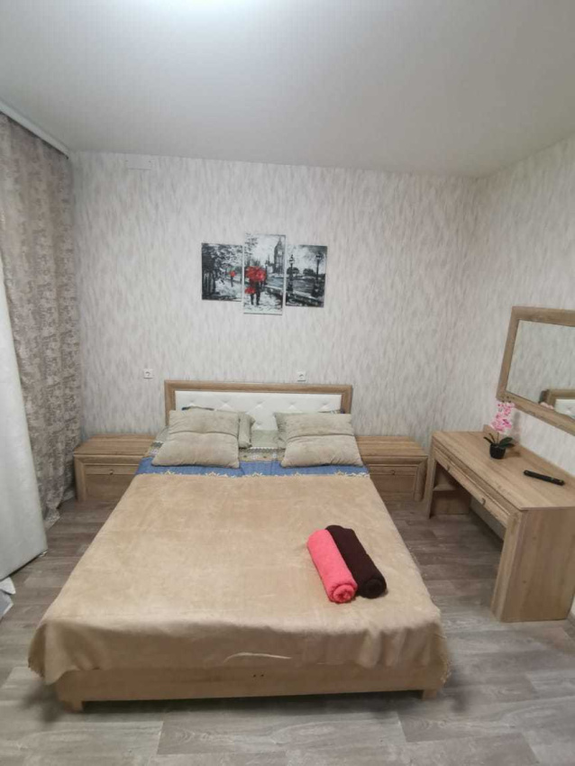 "Тёплая" 2х-комнатная квартира в Ханты-Мансийске - фото 1