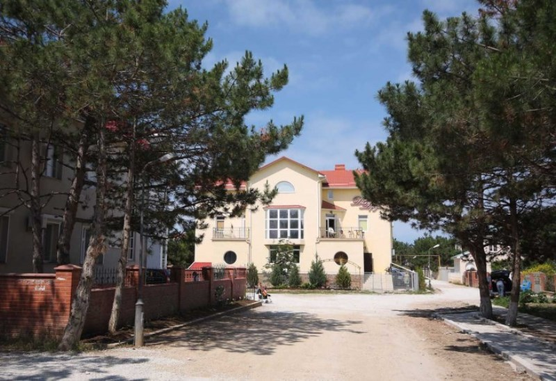 "Дом Друзей" мини-отель в Песчаном - фото 1