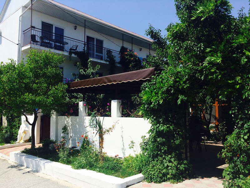"Зеленый дворик" гостевой дом в Кабардинке - фото 2