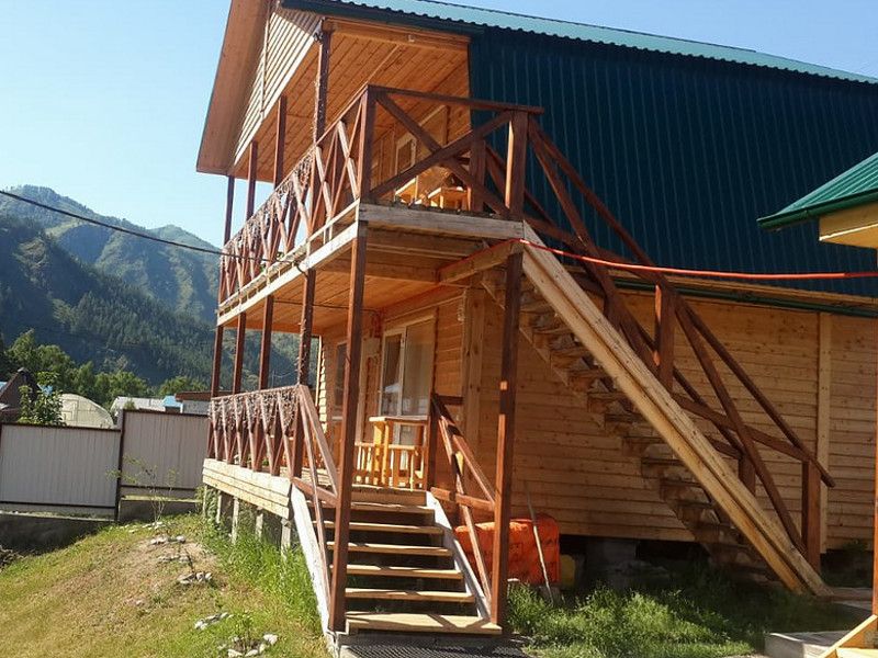"Утес Катуни" гостевой дом в Чемале - фото 1