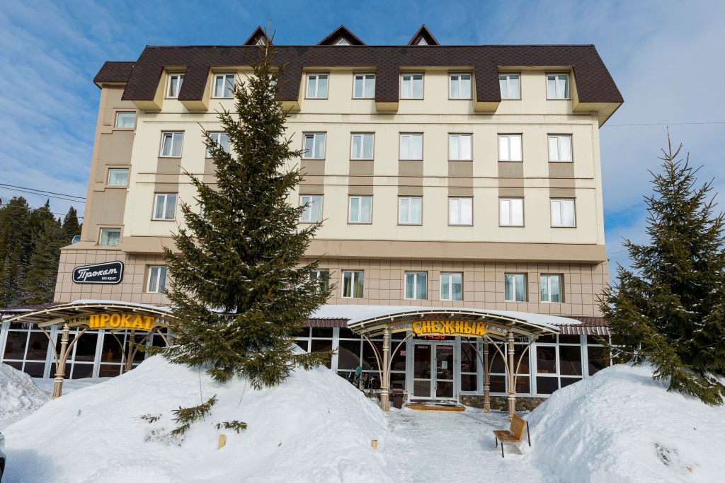 "Снежный" гостиница в Шерегеше - фото 1