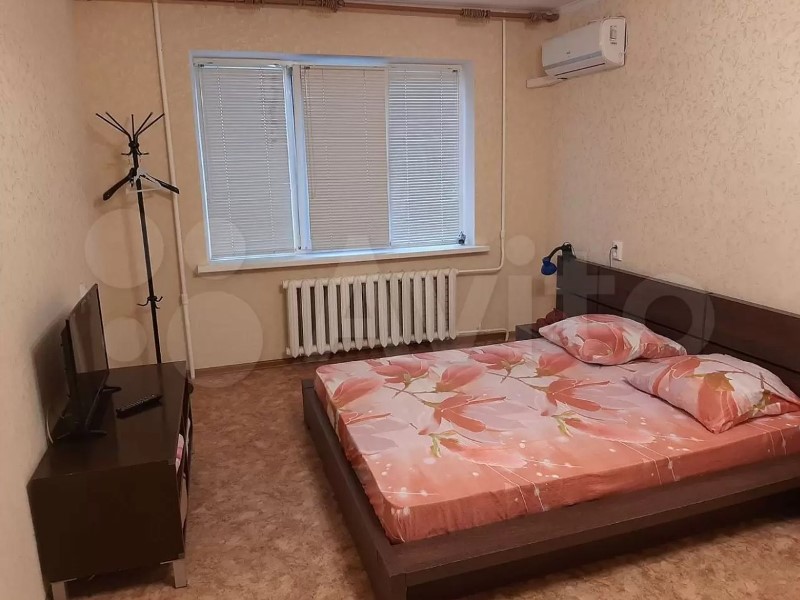1-комнатная квартира Одоевского 57 в Волгограде - фото 1