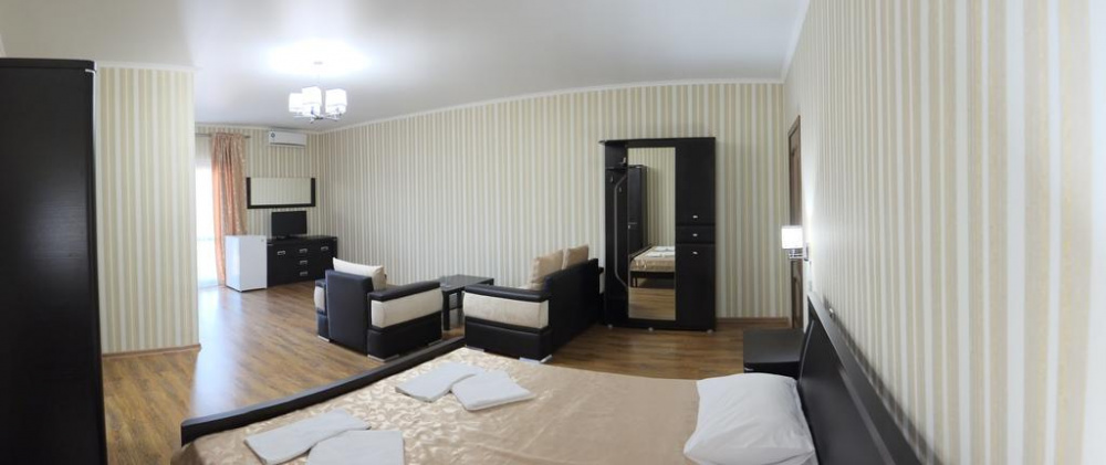 "Медовый" отель в Гаграх - фото 10