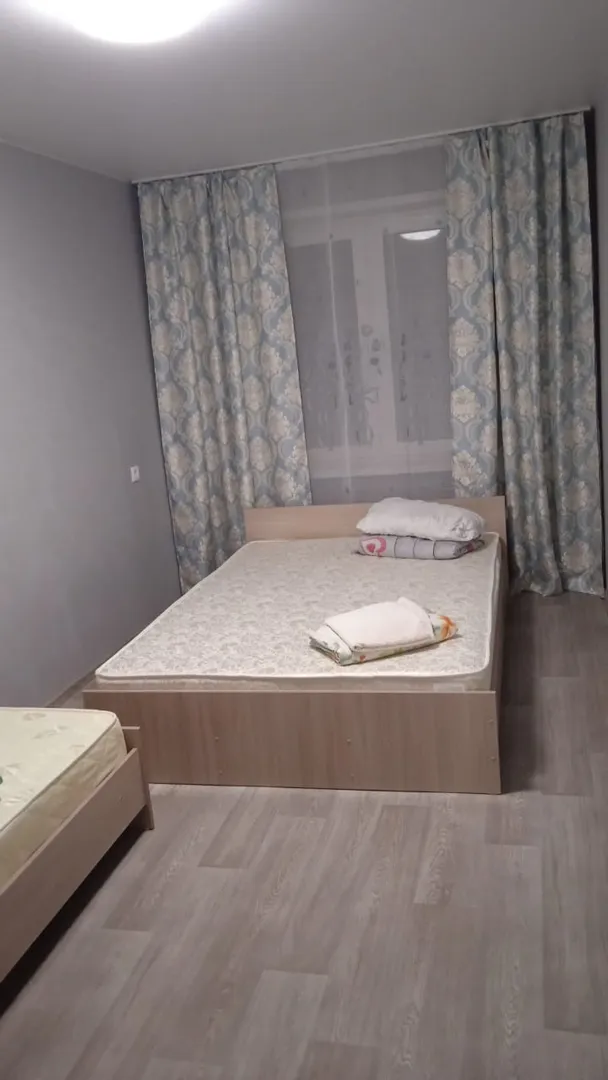 "Уютная" 2х-комнатная квартира в Емельяново - фото 1