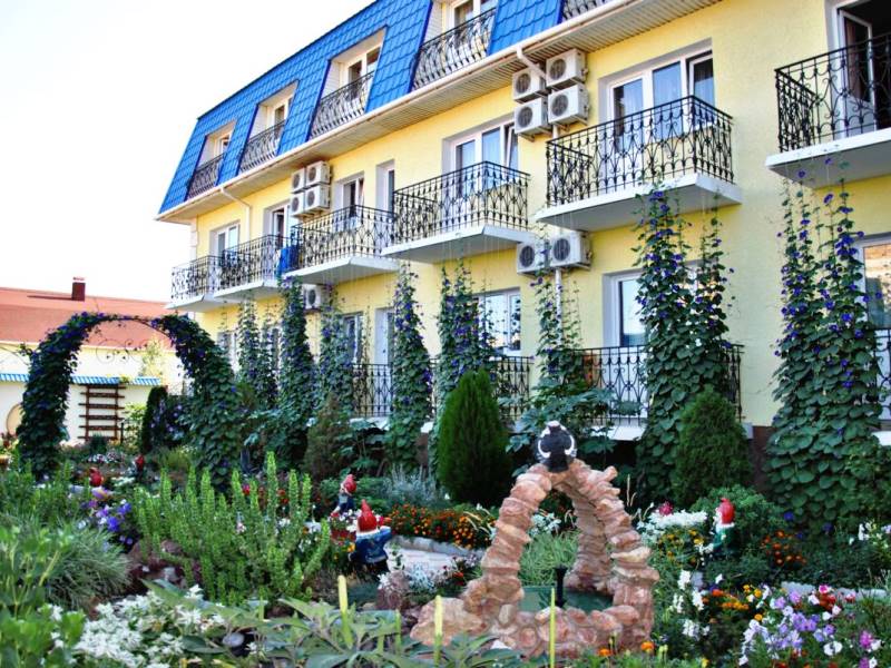 "Сказка" гостевой дом в Николаевке - фото 1