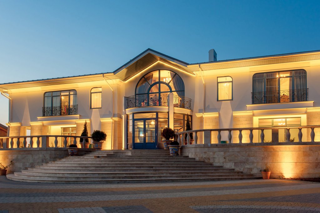"Villa Romanov Wine Club & SPA" отель в Голубицкой - фото 1