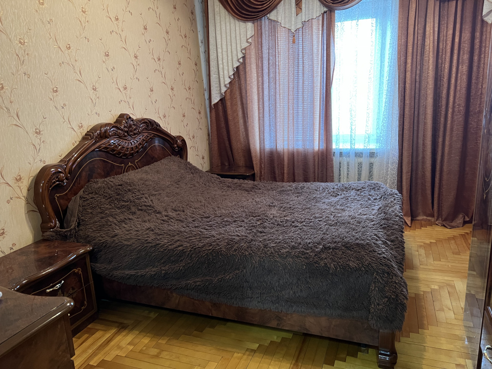 "В классическом стиле" 3х-комнатная квартира в Тихорецке - фото 1