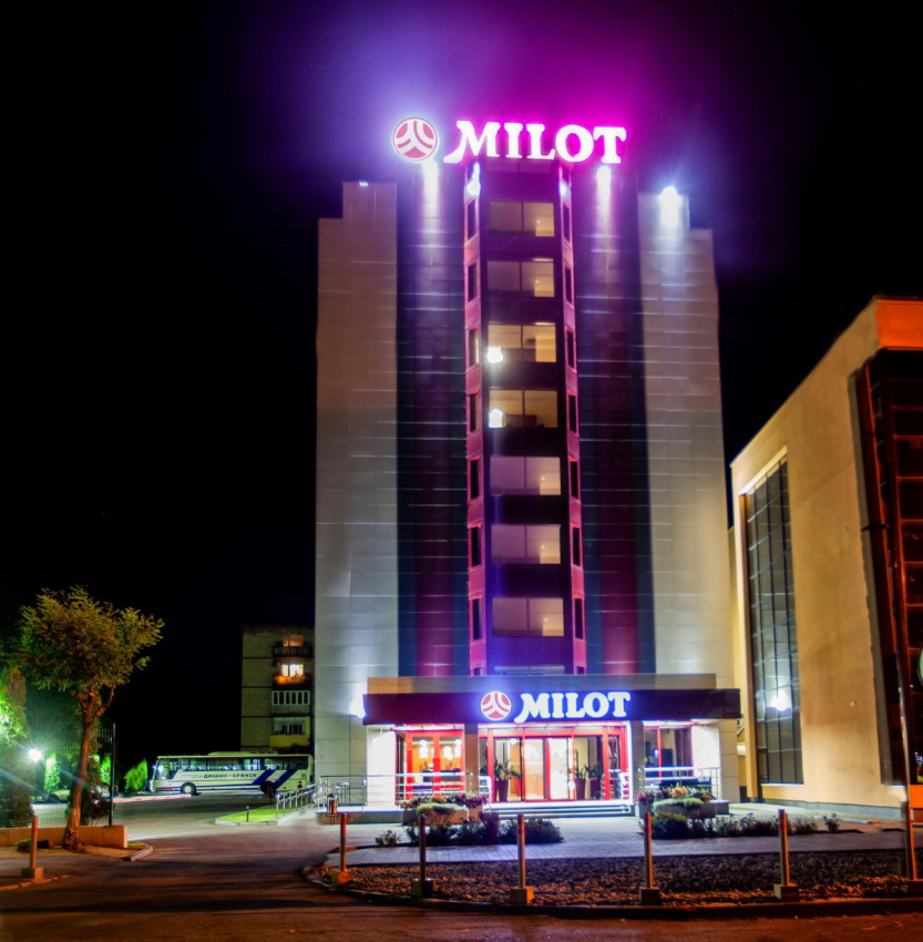 "MILOT"  отель в Волжском - фото 1
