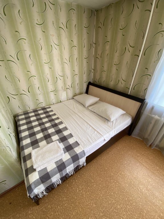 "У Вокзала" 1-комнатная квартира в Белово - фото 1
