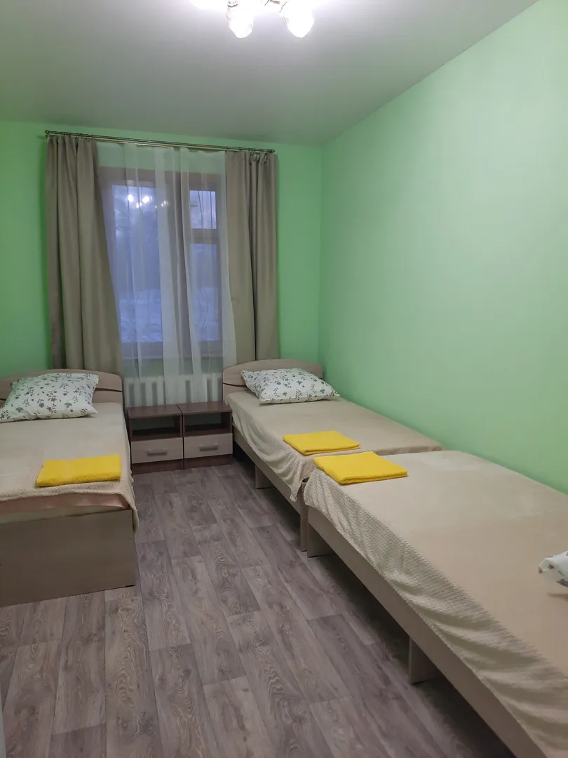 "Уютная для командировочных" 2х-комнатная квартира в Среднеуральске - фото 1