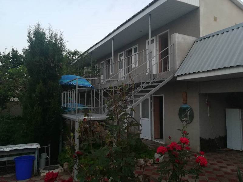 "Родная" гостевой дом в Николаевке - фото 1