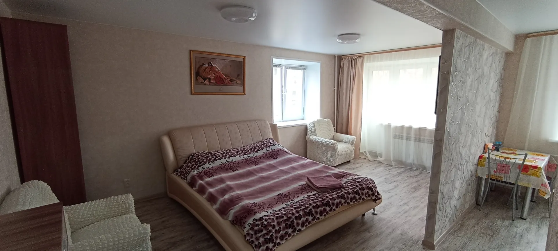 "В центре" 1-комнатная квартира в Железногорске - фото 1
