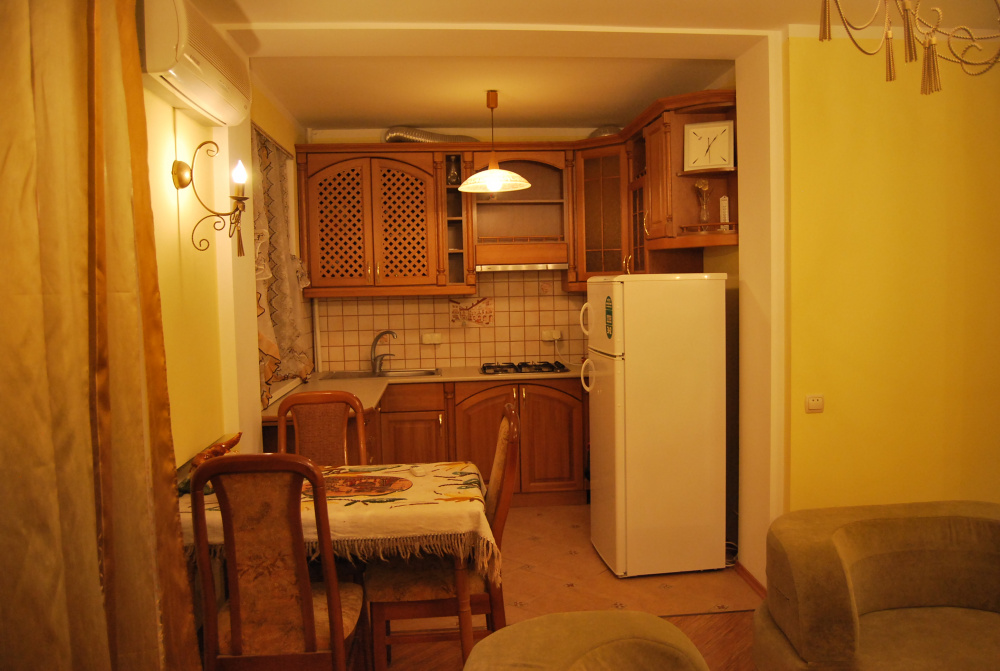 3х-комнатная квартира Крымская 7 в Феодосии - фото 4