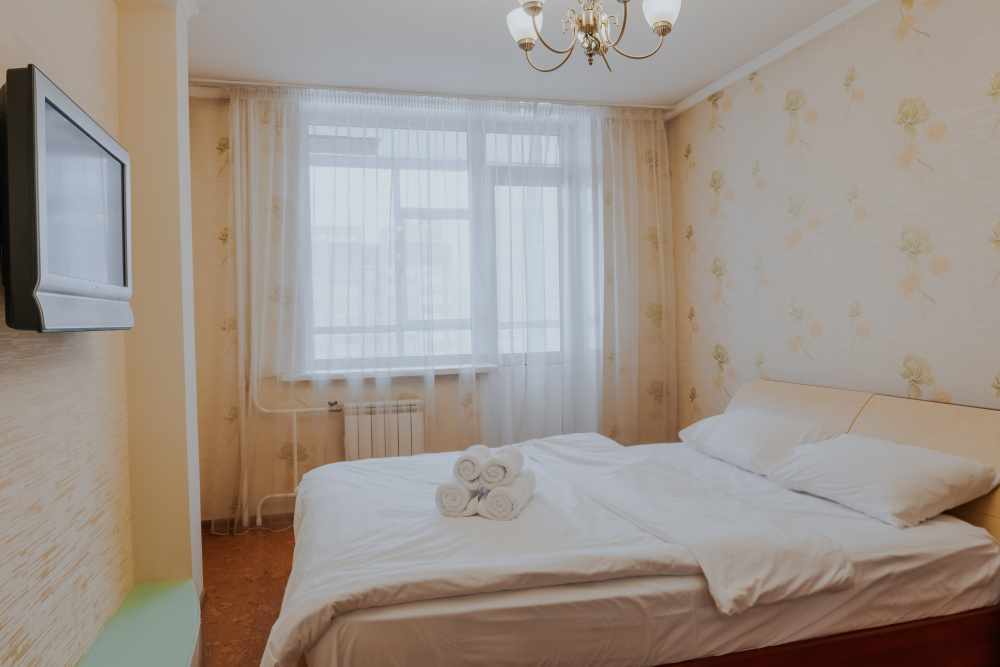2х-комнатная квартира Авиаторов 42 в Красноярске - фото 1