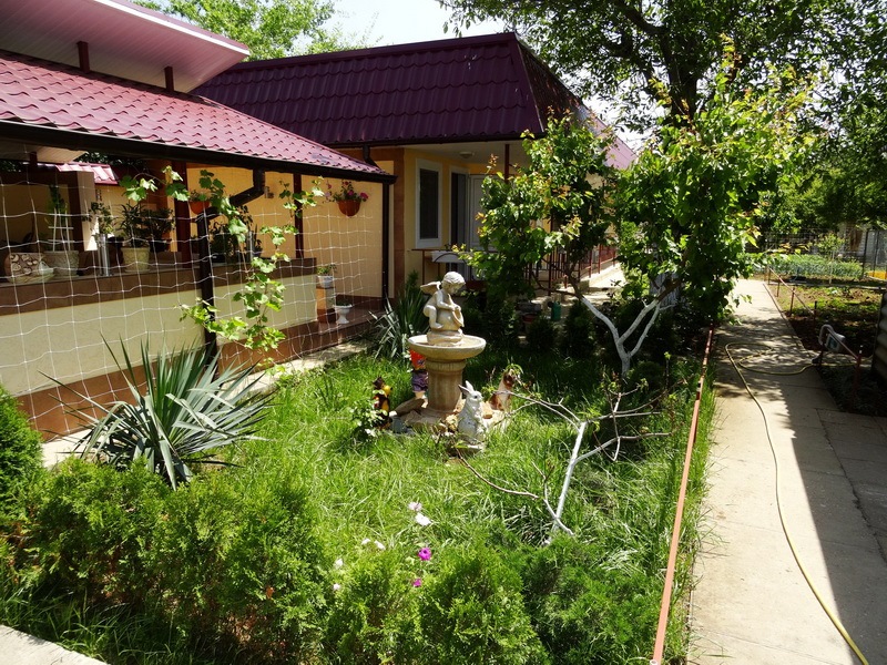 "Мария" гостевой дом в Николаевке, ул. Садовая, 28 - фото 1