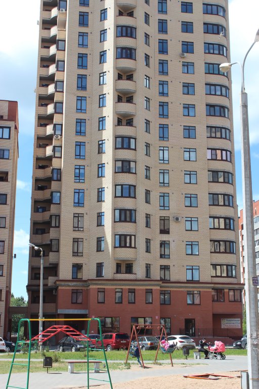 "Высотка" 1-комнатная квартира в Пскове - фото 1